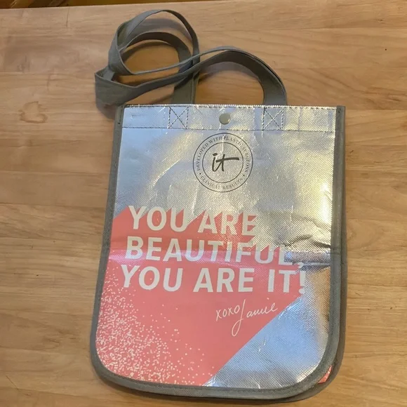 ⭐️5/25$ It cosmetics reusable bag - Picture 1 of 5